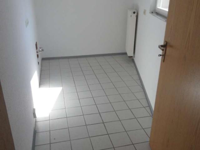Schöne 3 Zimmer DG Wohnung mit Balkon in Kitzingen