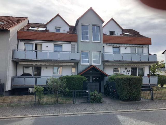 schöne 3 Zimmer Hochparterre Wohnung mit EBK, Balkon und Stellplatz in Obertshausen