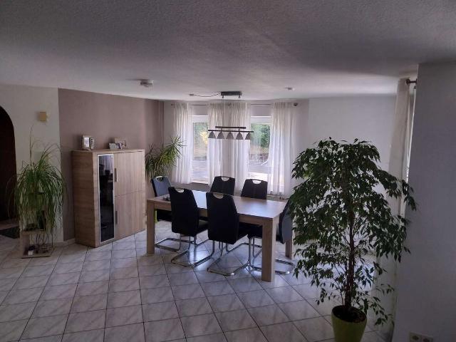 Schöne 3 Zimmer Maisonette Wohnung mit Balkon in Weissach im Tal