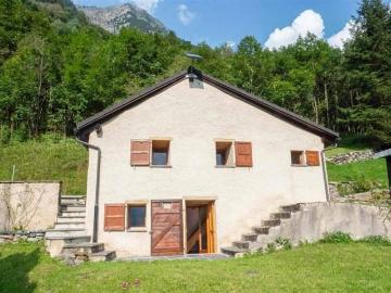 Schönes Rustico in der Natur mit 3 Zimmern, Terrasse, kleinem Garten und herrlichem Ausblick