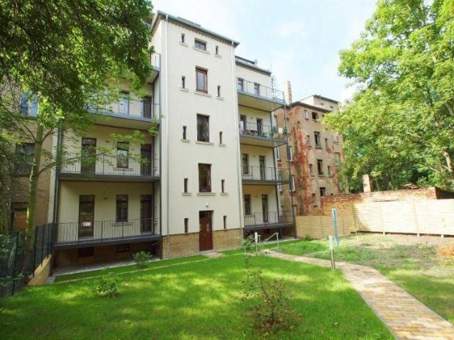 Schöne 3 Zimmer Wohnung | direkte Nähe zum Parkbogen Ost | Parkett | EBK | Wanne & Dusche | Balkon mit Grünblick