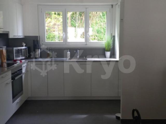 SCHÖNE 3 ZIMMER WOHNUNG IM 1. OG, AUFGEWÄHRT, IN DER NÄHE DES SEES