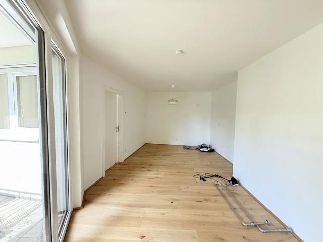 Schöne 3 Zimmer Wohnung in ruhiger Gegend mit U Bahn direkt vor der Tür