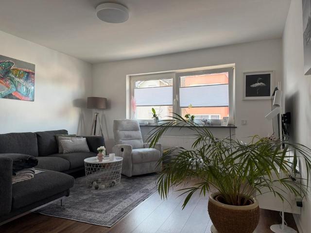 Schöne 3 Zimmer Wohnung mit Balkon & Garage – von privat
