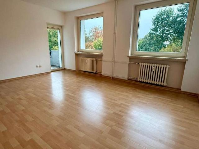 Schöne 3 Zimmer Wohnung mit Balkon in Schleswig