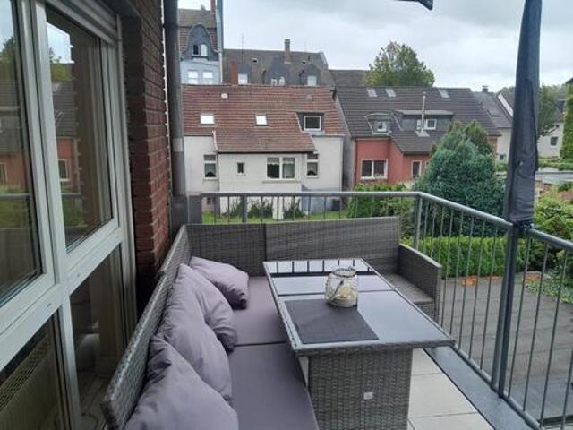 schöne 3 Zimmer Wohnung mit Balkon und Garage