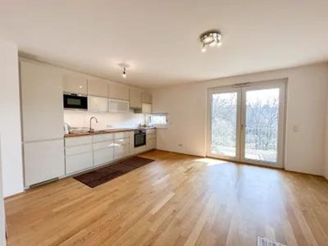Schöne 3 Zimmer Wohnung mit Balkon und Garage!