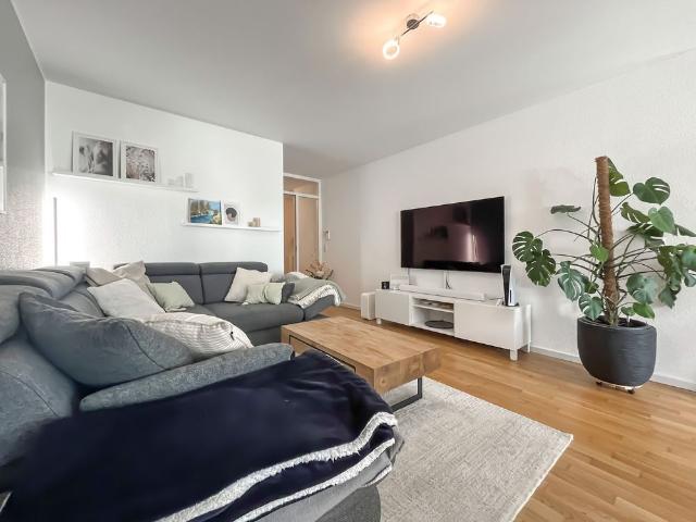 Schöne 3 Zimmer Wohnung mit Balkon, 2 Bädern und Aufzug in Langenfeld Rheinland