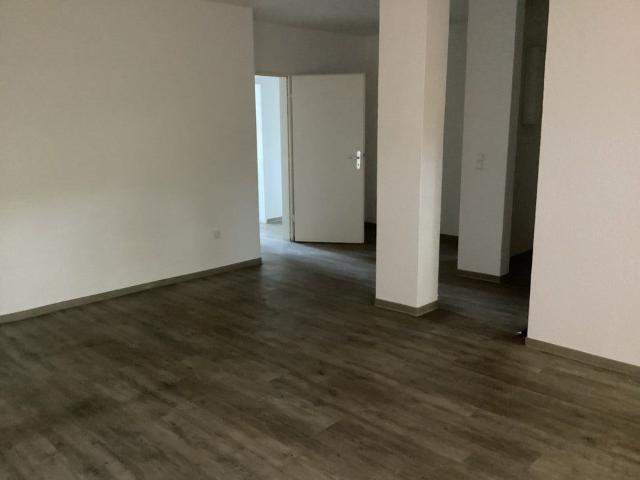 Schöne 3 Zimmer Wohnung mit Balkon!