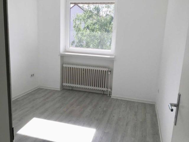 Schöne 3 Zimmer Wohnung mit Balkon