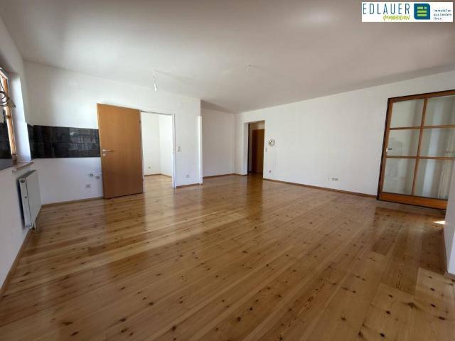Schöne 3 Zimmer Wohnung mit Balkon!