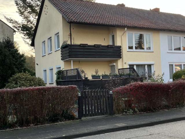 Schöne 3 Zimmer Wohnung mit gehobener Innenausstattung mit Balkon und Einbauküche in Celle