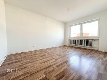 Schöne 3 Zimmer Wohnung mit großzügigem Balkon