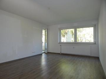 Schöne 3 Zimmer Wohnung mit großem Balkon!