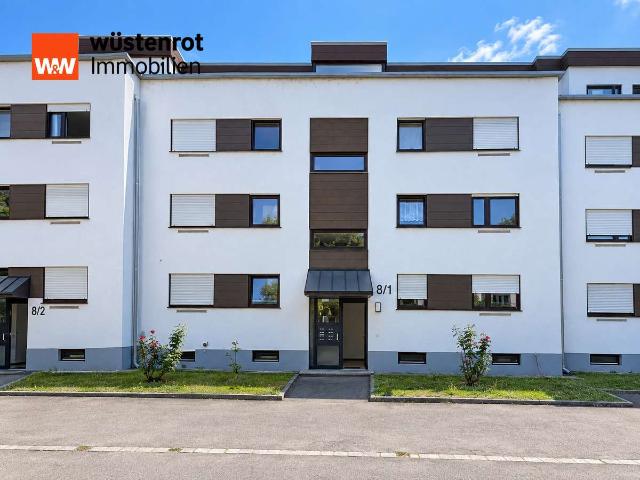 Schöne 3 Zimmer Wohnung mit großem Balkon in Schorndorf