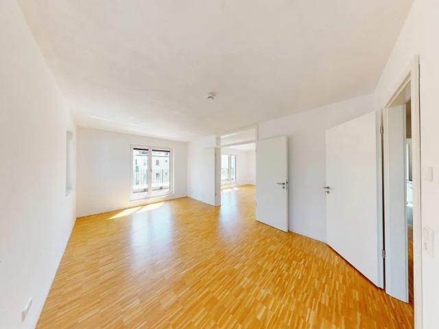 Schöne 3 Zimmer Wohnung mit Dachterrasse unweit vom Schloss Charlottenburg!