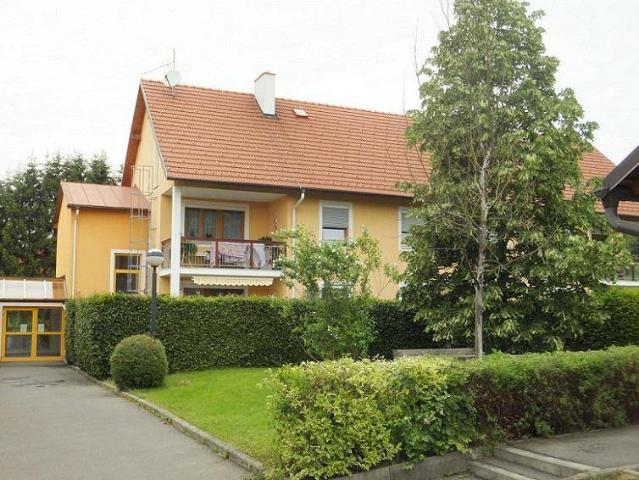 Schöne 3 Zimmer Wohnung mit Küche, Balkon und Carportparkplatz geförderte Miete ODER geförderte Miete mit Kaufoption 3 Zimmer