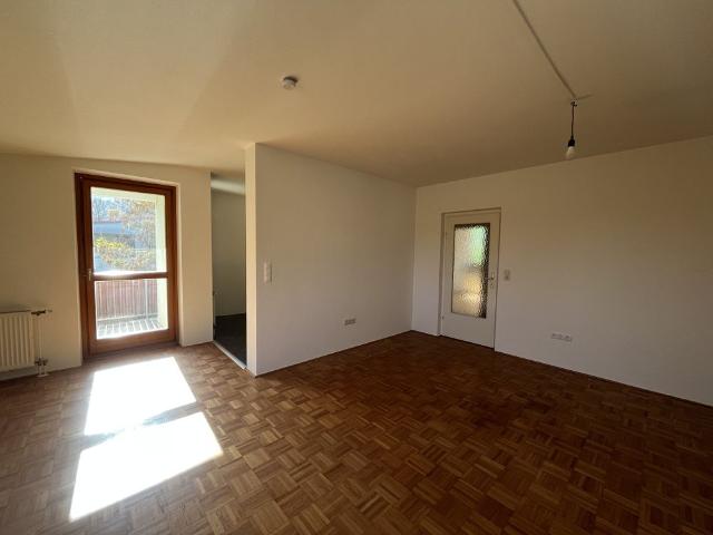 Schöne 3 Zimmer Wohnung mit idyllischem Badesee in der Nähe