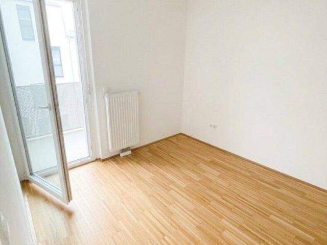 Schöne 3 Zimmer Wohnung mit Loggia nahe Denglerpark