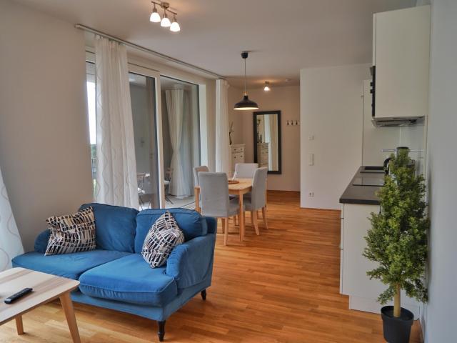 Bezugsfreie 3 Zimmer Wohnung im Villengarten | Loggia & TG Stellplatz