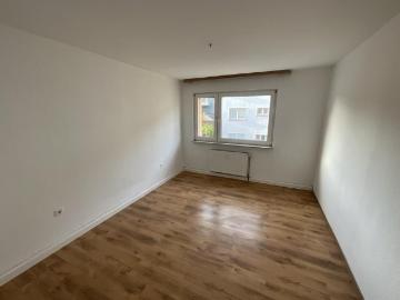 Schöne 3 Zimmer Wohnung mit Tageslichtbad!