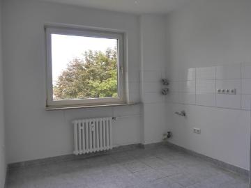 Schöne 3 Zimmer Wohnung mit Tageslichtbad und Balkon in Neu Isenburg zu vermieten