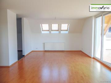 Schöne 3 Raum Maisonette Wohnung mit großer Dachterrasse, Tageslichtbad, inkl. 2 Stellplätze