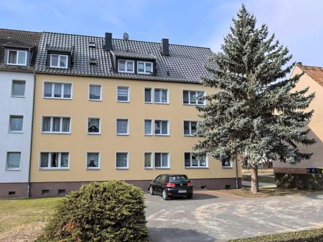 Schöne 3 Raum Wohnung Hochparterre mit Balkon und Stellplatz in Frohburg zu vermieten