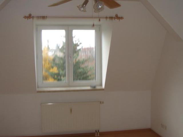 schöne 3 Raum Wohnung im Dachgeschoss
