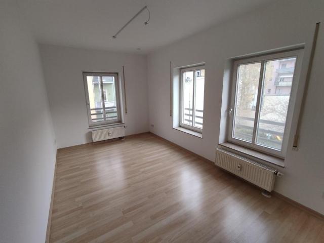 Schöne 3 Raum Wohnung mit Balkon!