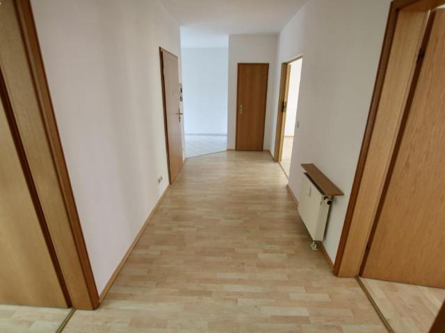 Schöne 3 Raum Wohnung mit Balkon, Gäste WC und Fußbodenheizung im Bad!
