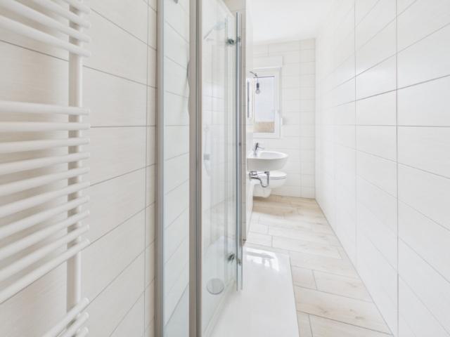 Schöne 3 Raum Wohnung mit bodengleicher Dusche