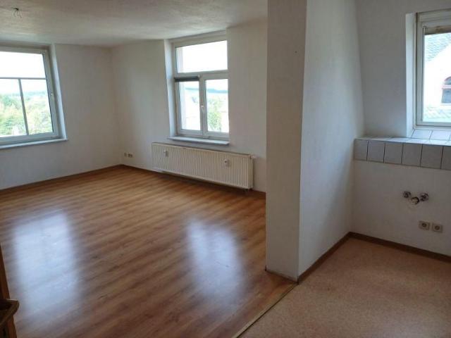 Schöne 3 Raumwohnung im DG zu vermieten!