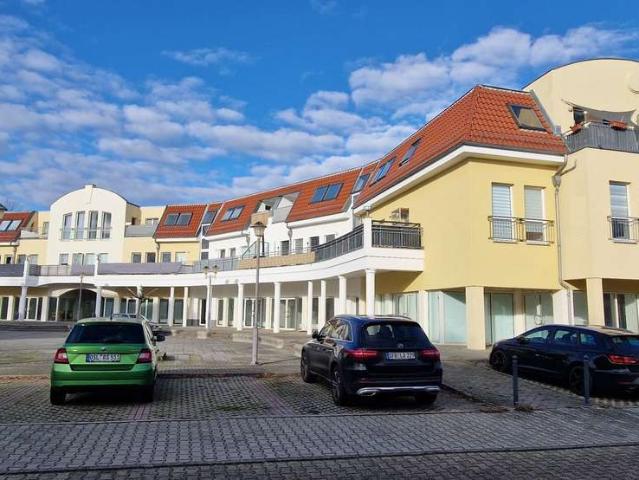 Schöne 3 Raumwohnung im DG mit Einbauküche, Balkon, Keller und PKW Stellplatz