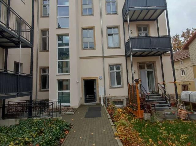 SCHÖNE 3 Raumwohnung im EG, Balkon, Stellplatz, Einbauküche, Laminat