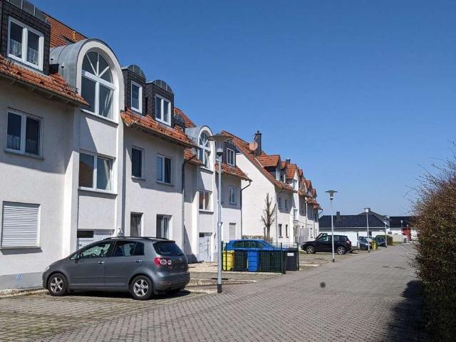 Schöne 1,5 Zi Maisonette WE mit Südbalkon, EBK, Bad mit Wanne+Dusche, Fußbodenhzg. in Queis