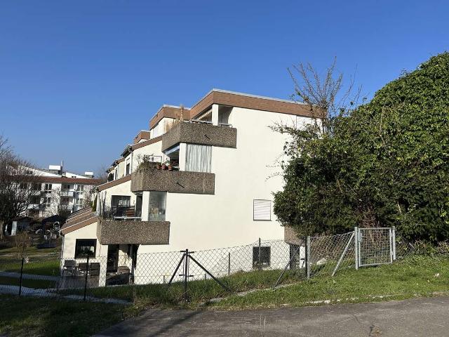 Schöne 1 1/2 Zimmer Wohnung mit eigenem Gartenanteil in Weingarten