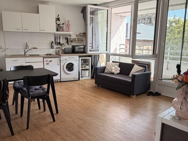 Schöne 1 Zimmer Wohnung mit Balkon in der Neustadt