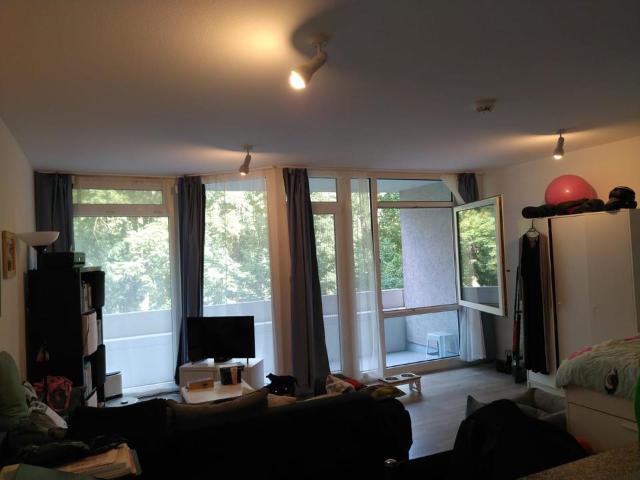 Schöne 1 Zimmer Wohnung mit Balkon und Blick ins Grüne