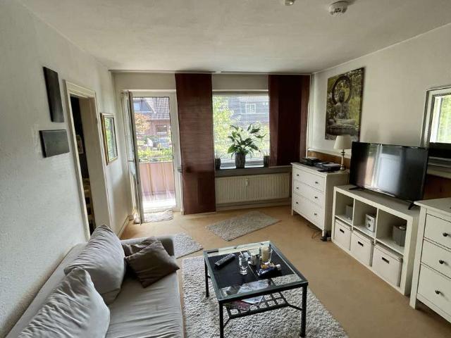 Schöne 1 Zimmer Wohnung mit Südausrichtung. Balkon, Bad, Küche und großem Kellerraum