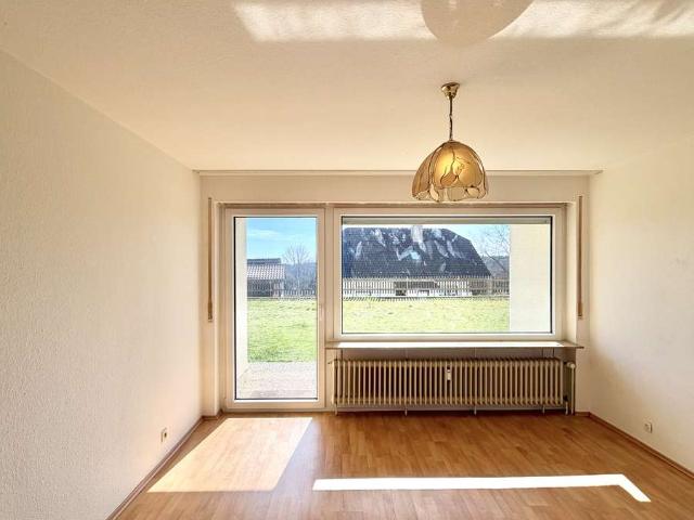 Schöne 1 Zimmer Wohnung mit Terrasse und Garten
