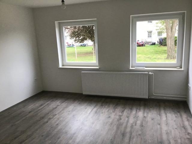 Schöne 2,5 Zimmer Wohnung mit Balkon