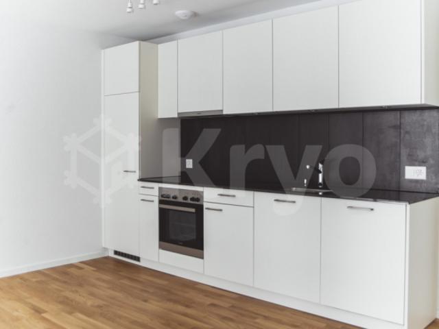 SCHÖNE 2,5 ZIMMER WOHNUNG MIT BALKON IM STADTZENTRUM