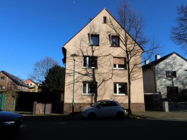 Schöne und gemütliche Wohnung im DG !