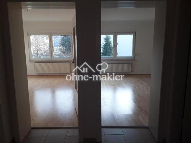 Schöne 2,5 Zimmer Wohnung, auch für eine 2 er WG