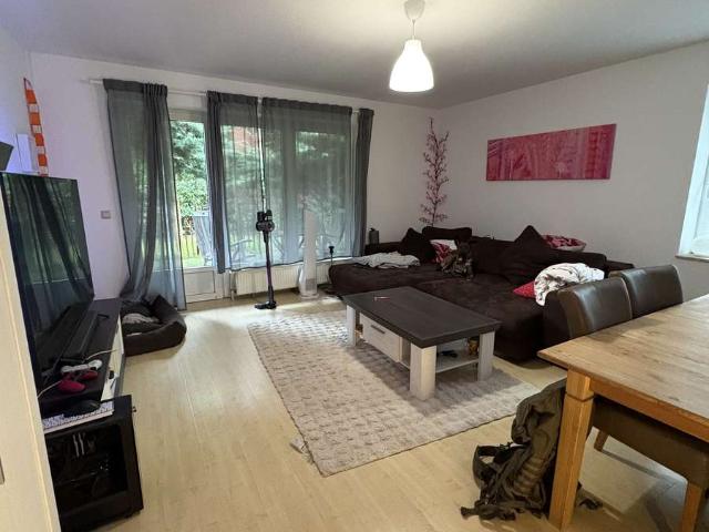 Schöne 2,5 Zimmer Wohnung im Erdgeschoss zu vermieten