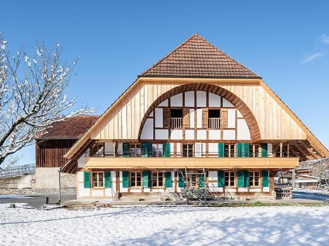 Schöne 2.5 Zimmer Wohnung im 1. Stock eines Bauernhauses