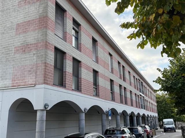 Schöne 2.5 Zimmer Wohnung in sehr ruhiger und bequemer Lage – oberste Etage
