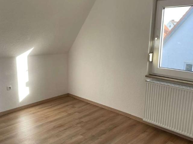Schöne 2,5 Zimmerwohnung in OS Atter mit großem Garten