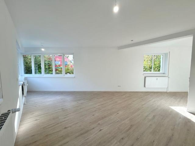 Schöne 2,5 Zimmerwohnung mit Tageslichtbad